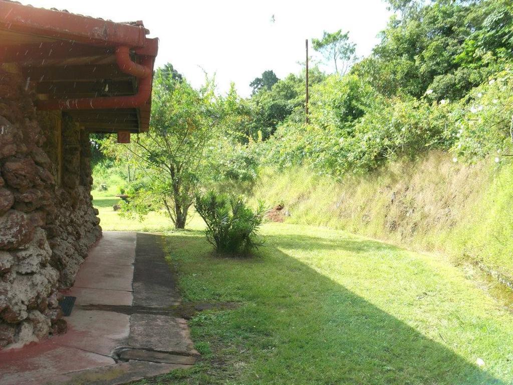 Hotel Las Fresas Del Volcan Poas Sabana Redonda Exterior photo