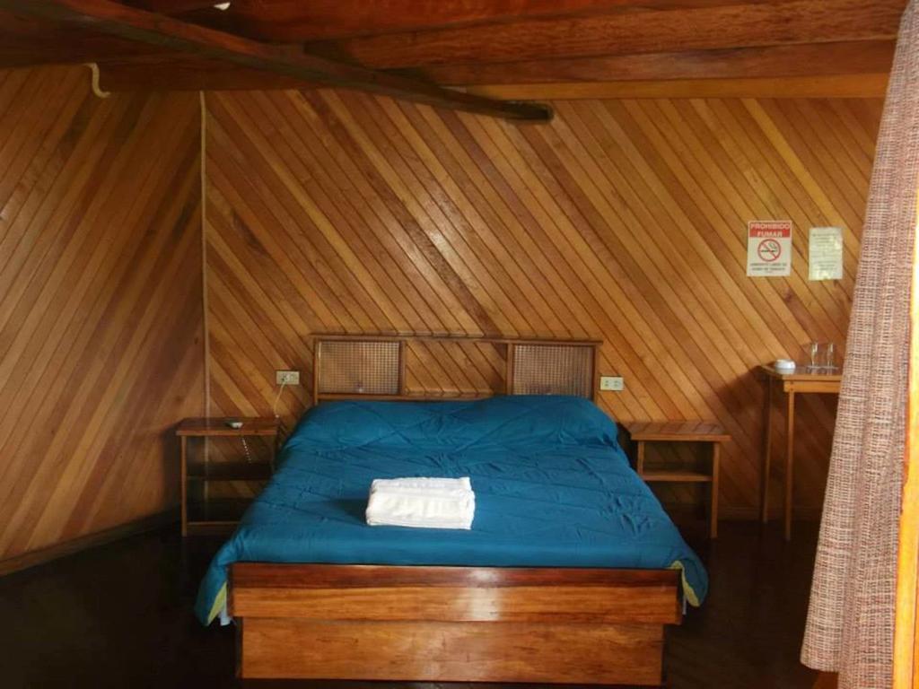 Hotel Las Fresas Del Volcan Poas Sabana Redonda Room photo